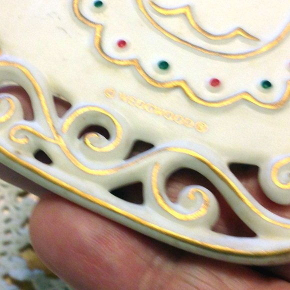 Wedgwood Gingerbread men in sleigh Christmas Ornament - Picture 2 of 5